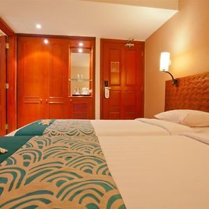 White Rose Kuta Resort - Villas & Spa